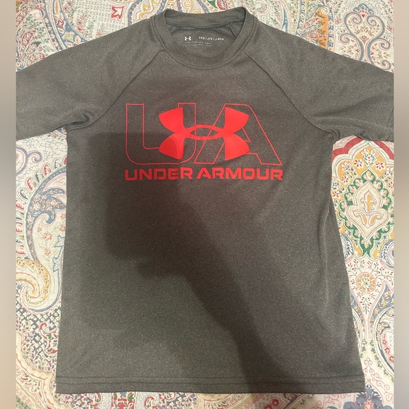 Under Armour Other - Boys Underarmour Dry Fit Shirt